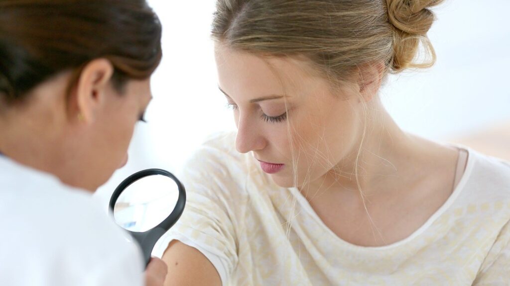 10 Tips on Choosing the Best Dermatologist | Advanced MD