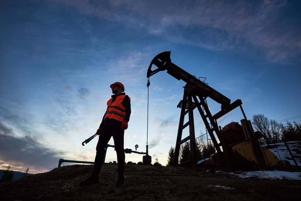 Benefits of Oil Field Support Services: How They Can Help Your Business